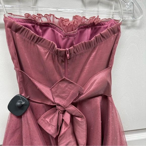 Elegant Pink Dress with Bow Accent - Picture 6 of 9